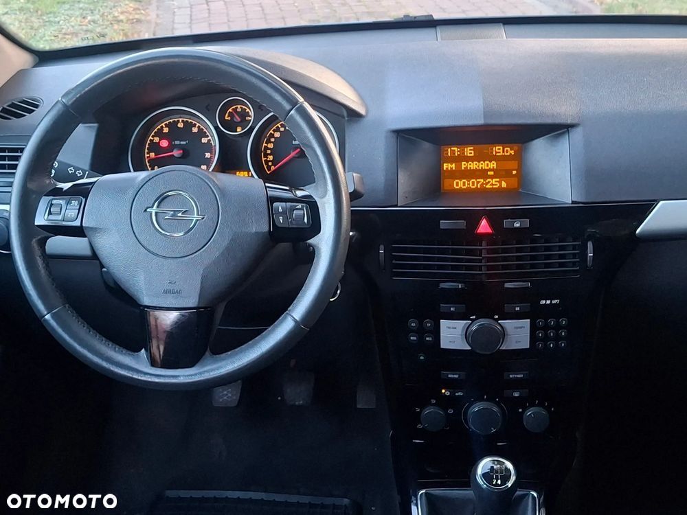 Opel Astra 1.6 Edition 111 Jahre - 32