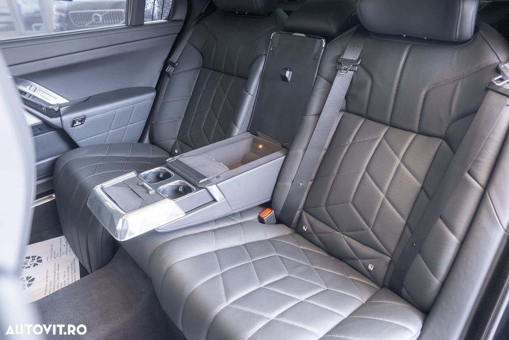 BMW Seria 7 - 34