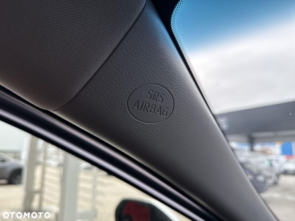 Toyota Camry 2.5 Hybrid Executive CVT - 24