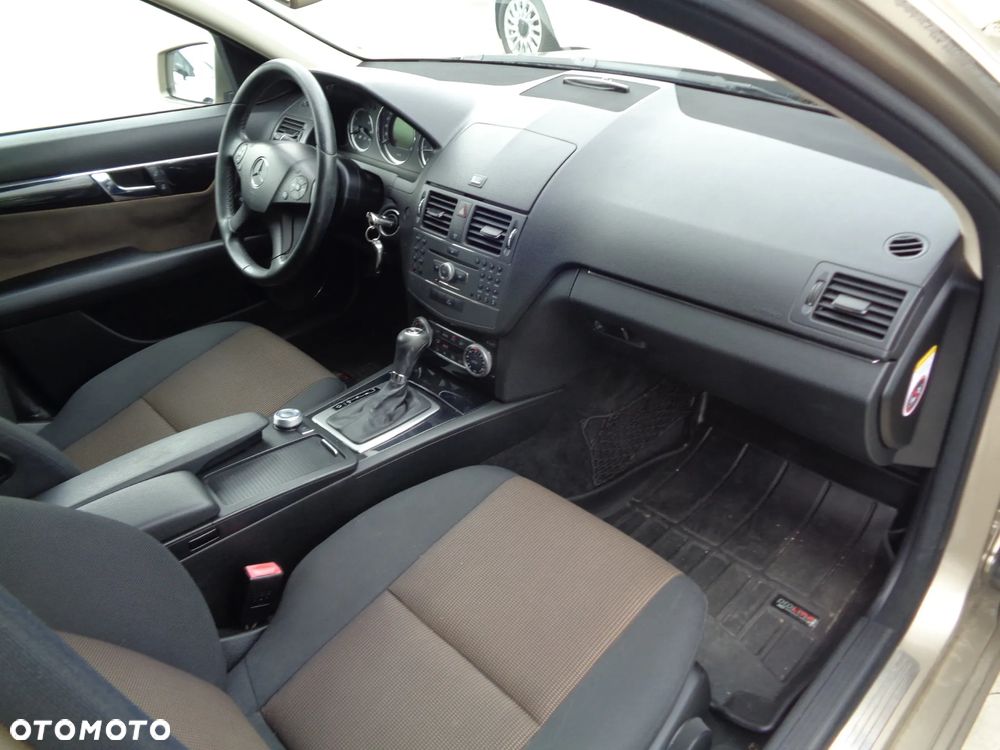 Mercedes-Benz Klasa C 200 CDI DPF Automatik Elegance - 18
