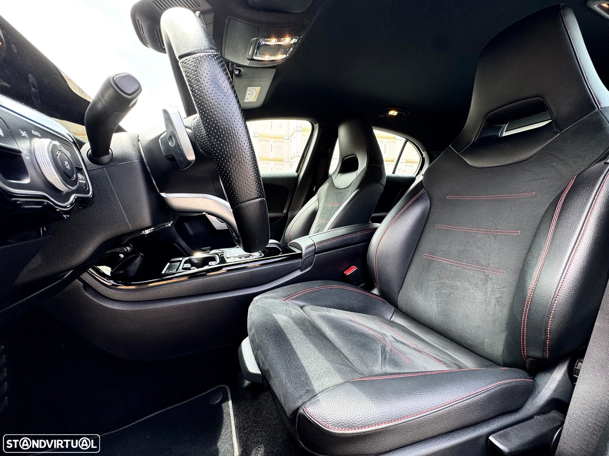Mercedes-Benz A 180 d 7G-DCT AMG Line - 16
