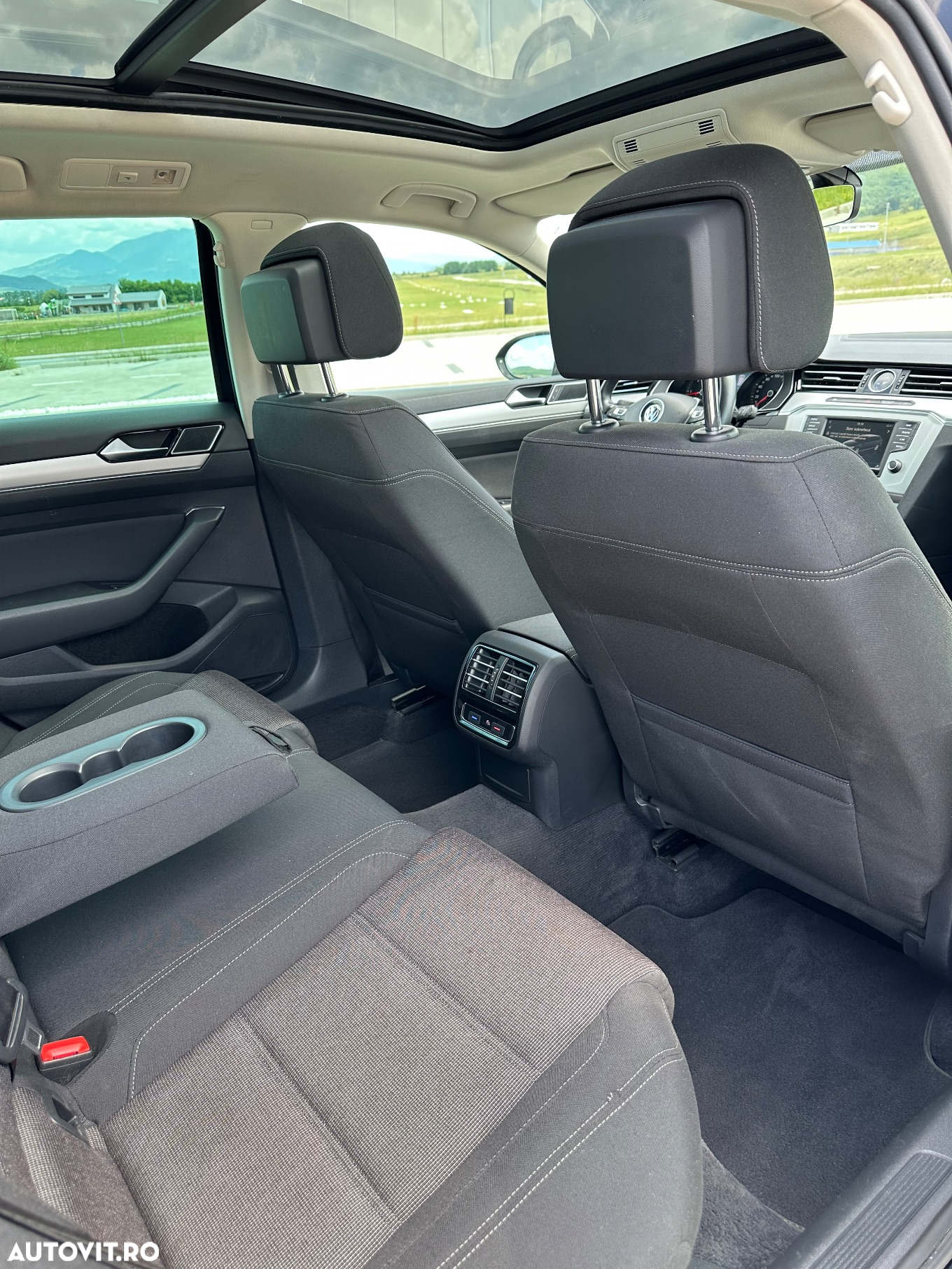 Volkswagen Passat Variant 1.6 TDI SCR DSG Comfortline - 10
