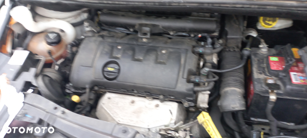 Citroen C3 C4 DS Peugeot  1.4 16V VTI 70KW 8F01 silnik kompletny niski przebieg