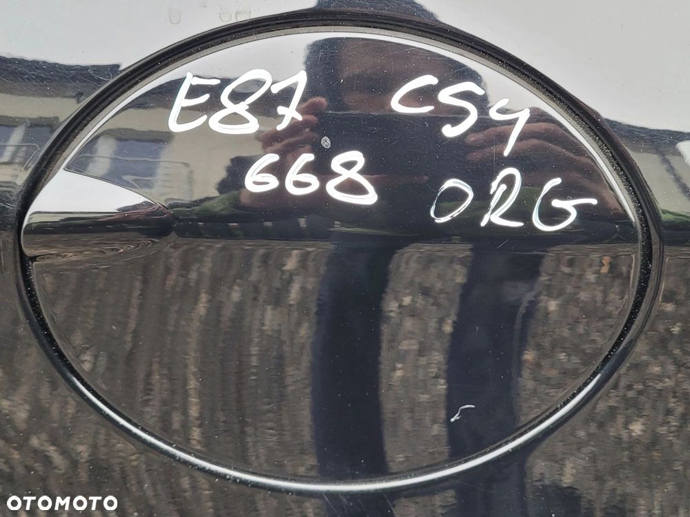 KLAPKA WLEWU PALIWA BMW 1 E87 668 SCHWARZ II ORYGINALNY LAKIER C54