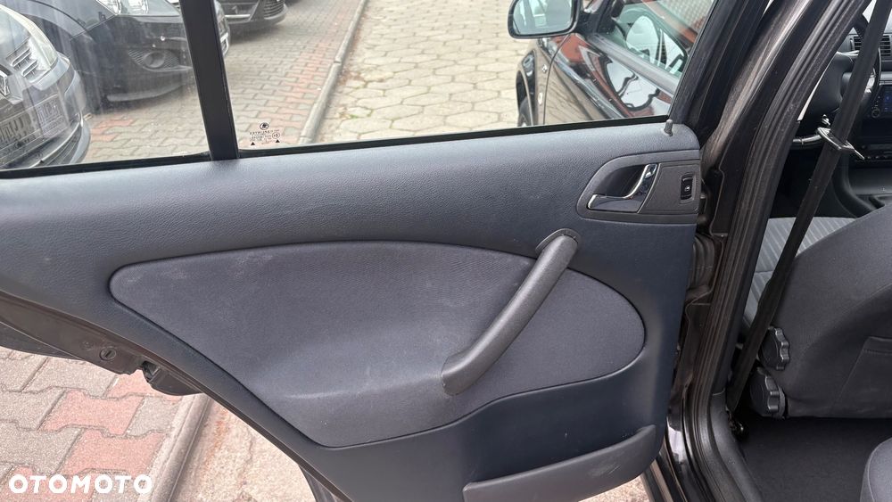 Skoda Octavia 2.0 Combi Elegance - 14