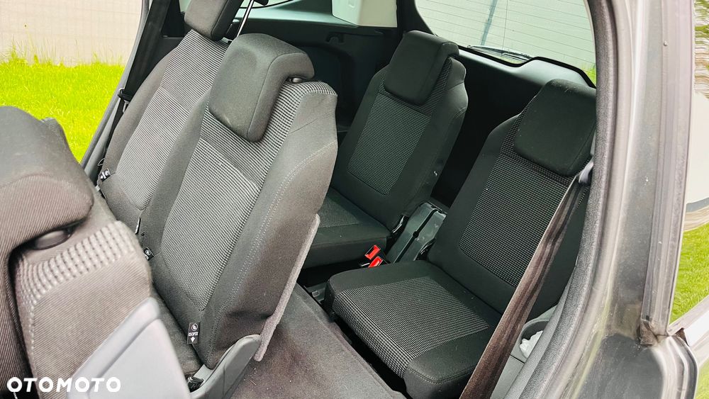 Peugeot 5008 - 8
