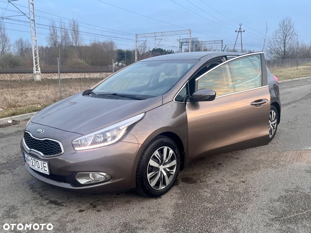 Kia Ceed 1.6 GDI L - 26
