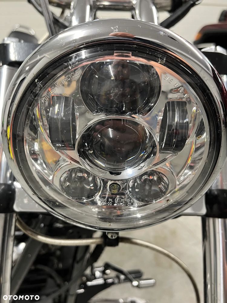 Harley-Davidson Softail Custom - 25