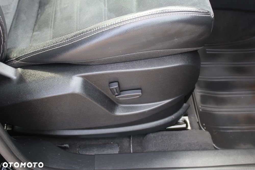 Ford S-Max 2.0 TDCi DPF Titanium - 27