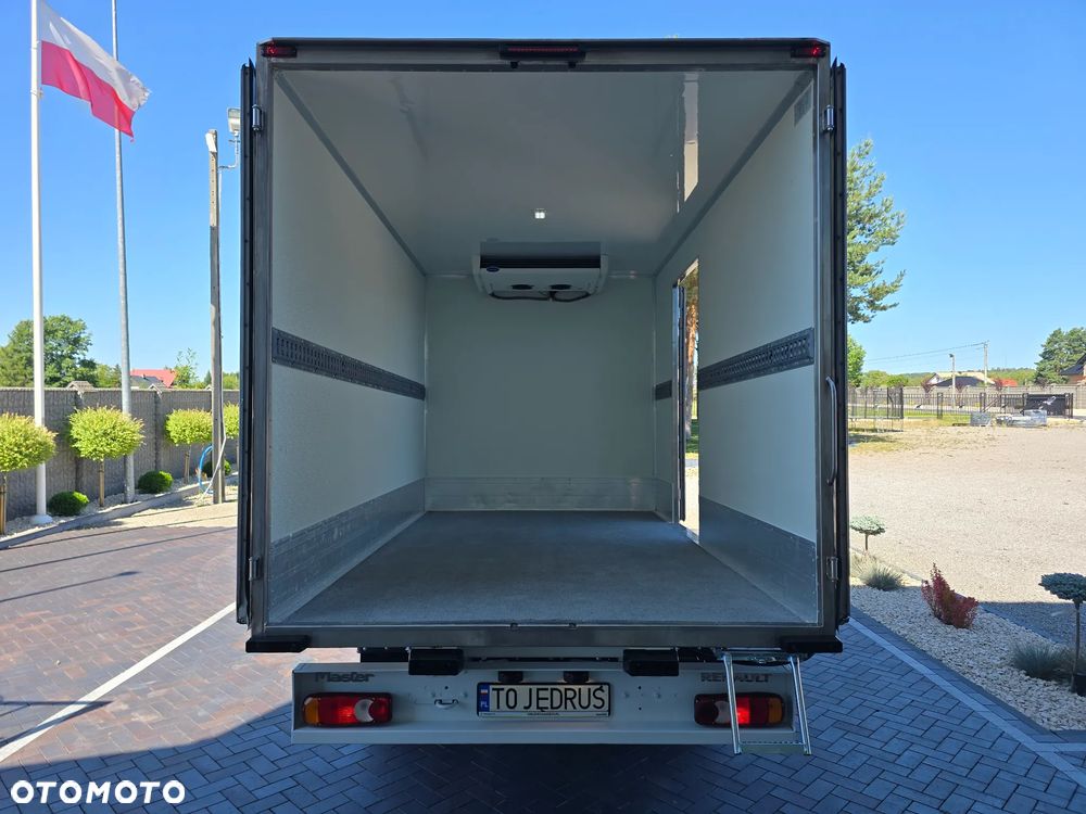 Renault MASTER TYLNA OŚ BLIŻNIACZA 7 PALET IGLOOCAR Carrier XARIOS 350 -29*C +29*C 230V POSTOJOWE PODŁONCZENIE SALON POLSKA 154 Tyś Km SERWIS ASO RENO DO OSTATNIEGO Km STAN JAK NOWY - 25