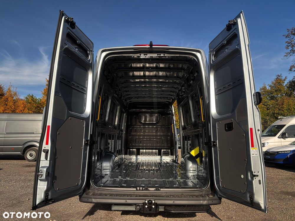 Volkswagen Crafter FURGON 4.490 L 35 2.0 TDI 130 kW AUTOMAT 8-G - 10