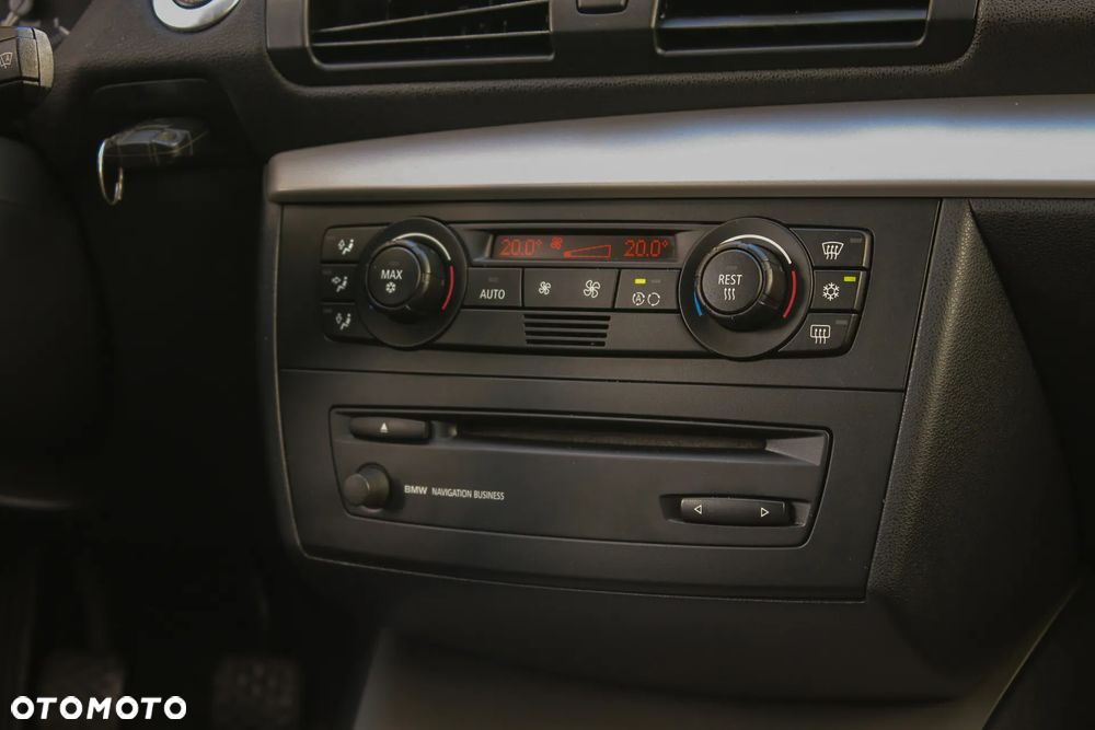 BMW Seria 1 120d DPF - 22