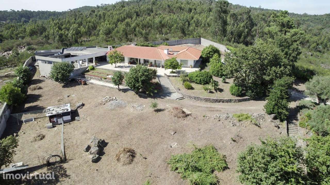 Moradia Térrea de 596m2 em Terreno de 10.000m2 | Paços de... - Grande imagem: 3/58