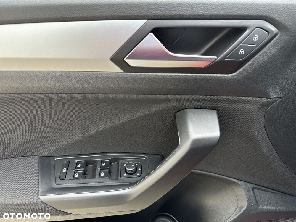 Volkswagen T-Roc - 17