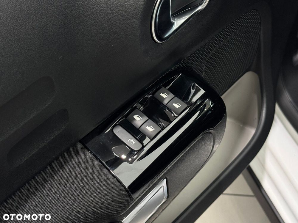 Citroën C3 1.2 PureTech Shine EAT6 - 20