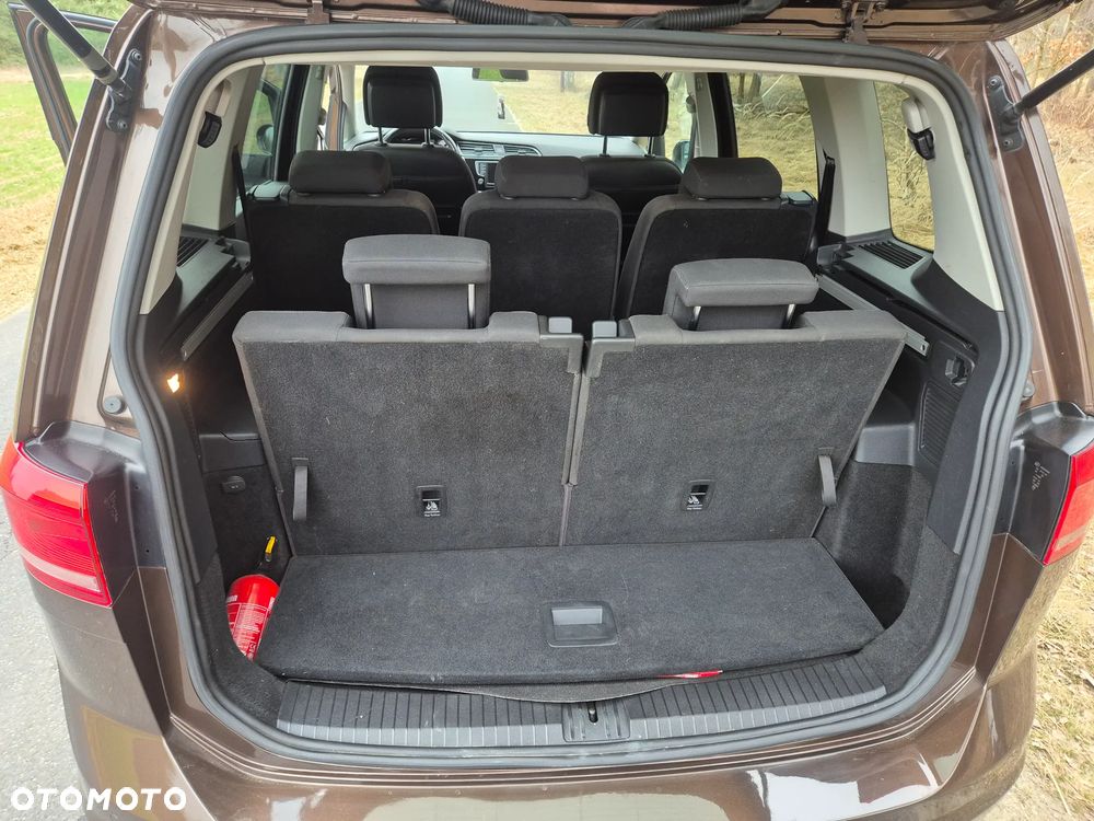 Volkswagen Touran - 17