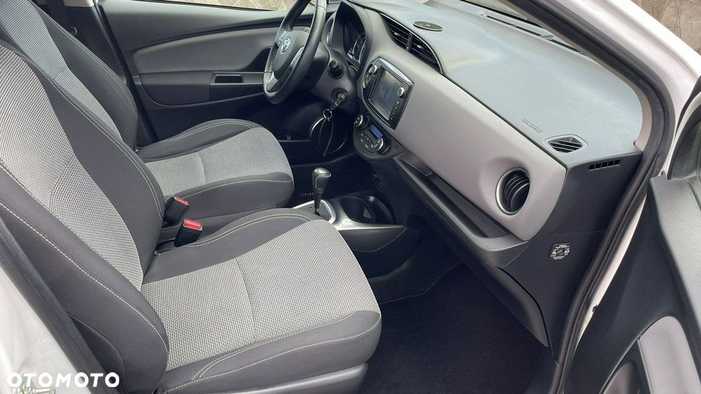 Toyota Yaris - 24