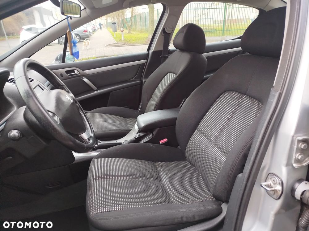 Peugeot 407 - 6