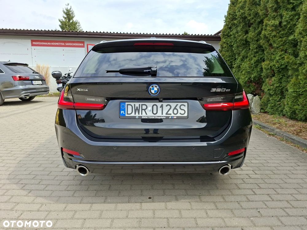 BMW Seria 3 320e PHEV xDrive - 13