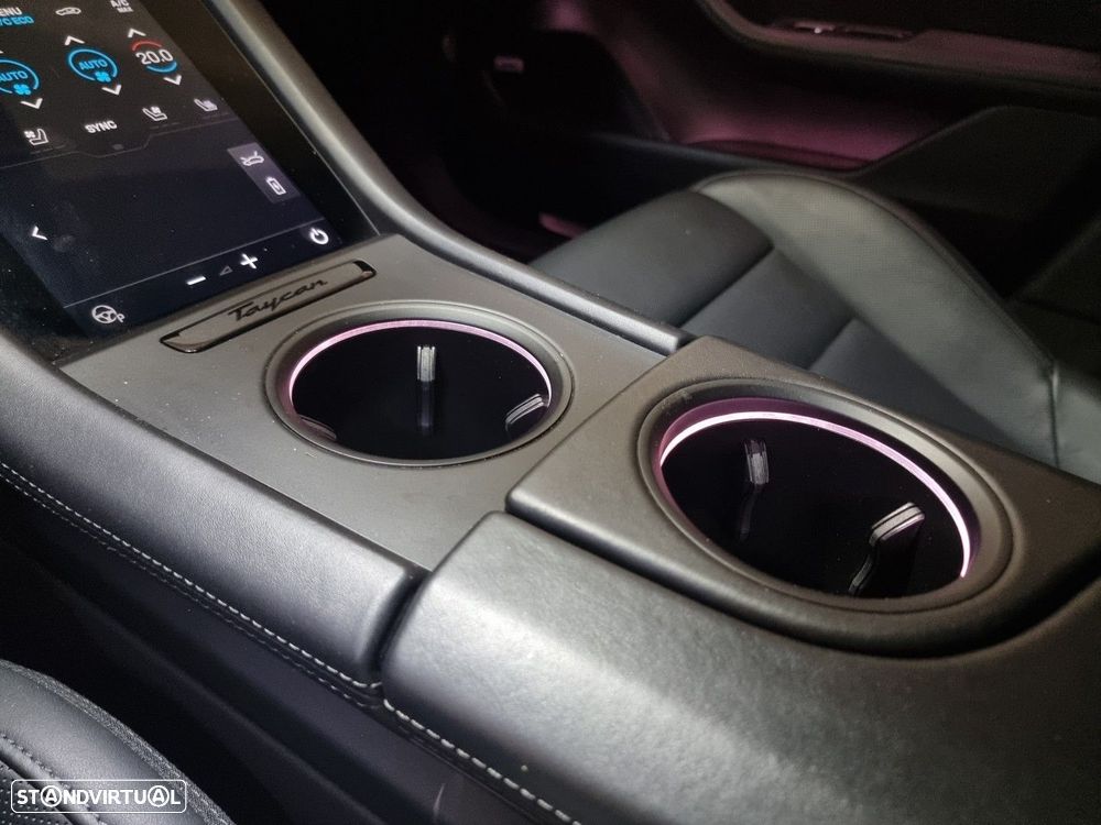 Porsche Taycan Turbo - 28