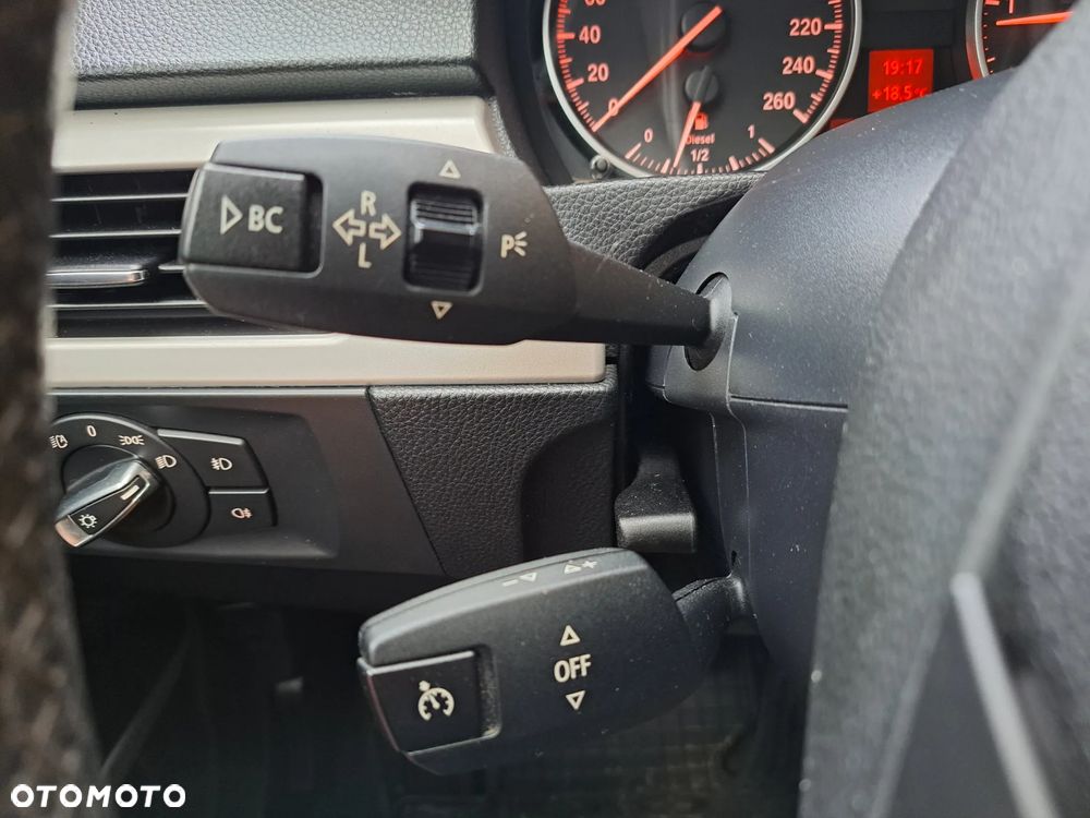 BMW Seria 3 - 25