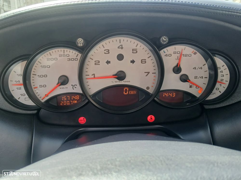 Porsche 911 Série F - 31