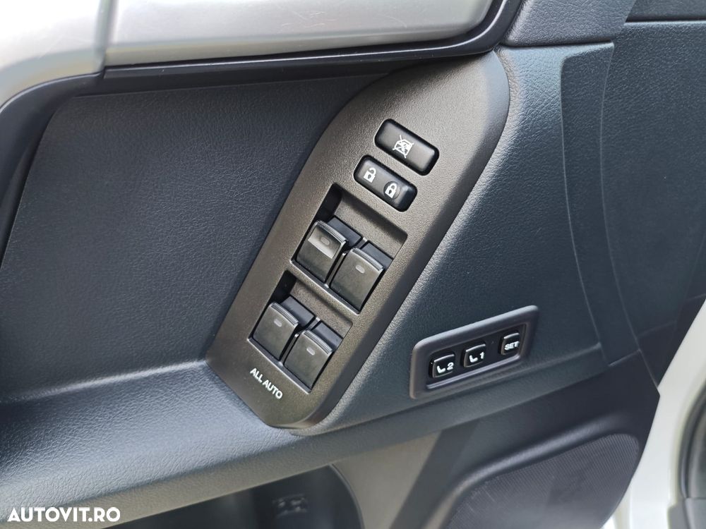 Toyota Land Cruiser 2.8l D-4D 204 CP A/T Luxury Black Matte Edition - 16