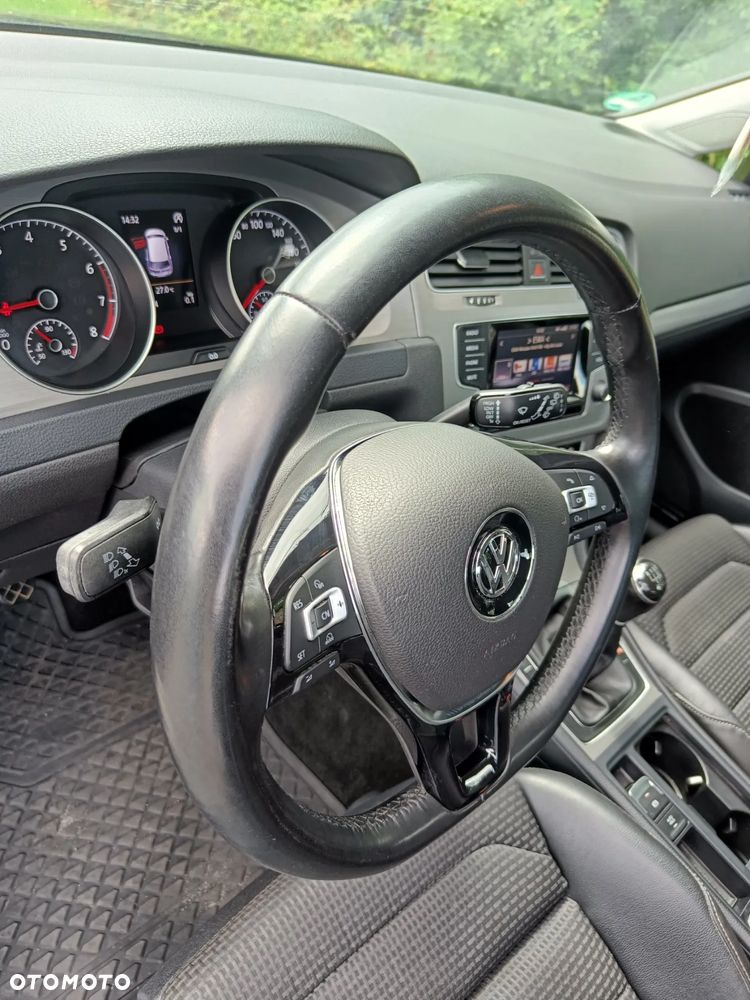 Volkswagen Golf - 30