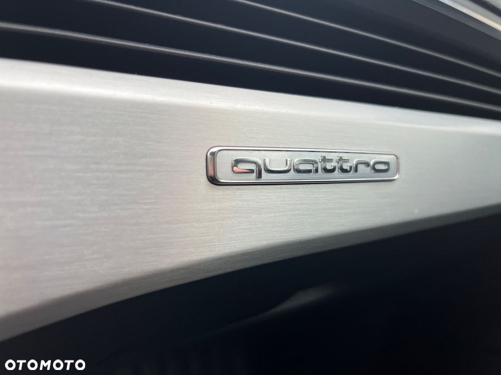 Audi A4 Avant 2.0 TDI Quattro S tronic - 21