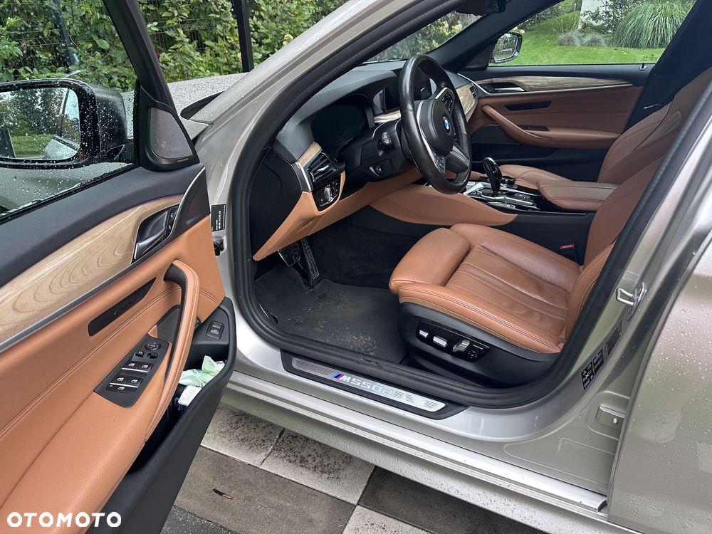 BMW Seria 5 M550d xDrive - 10