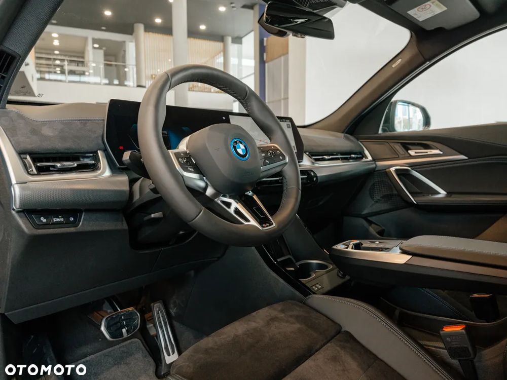 BMW iX2 eDrive20 - 5