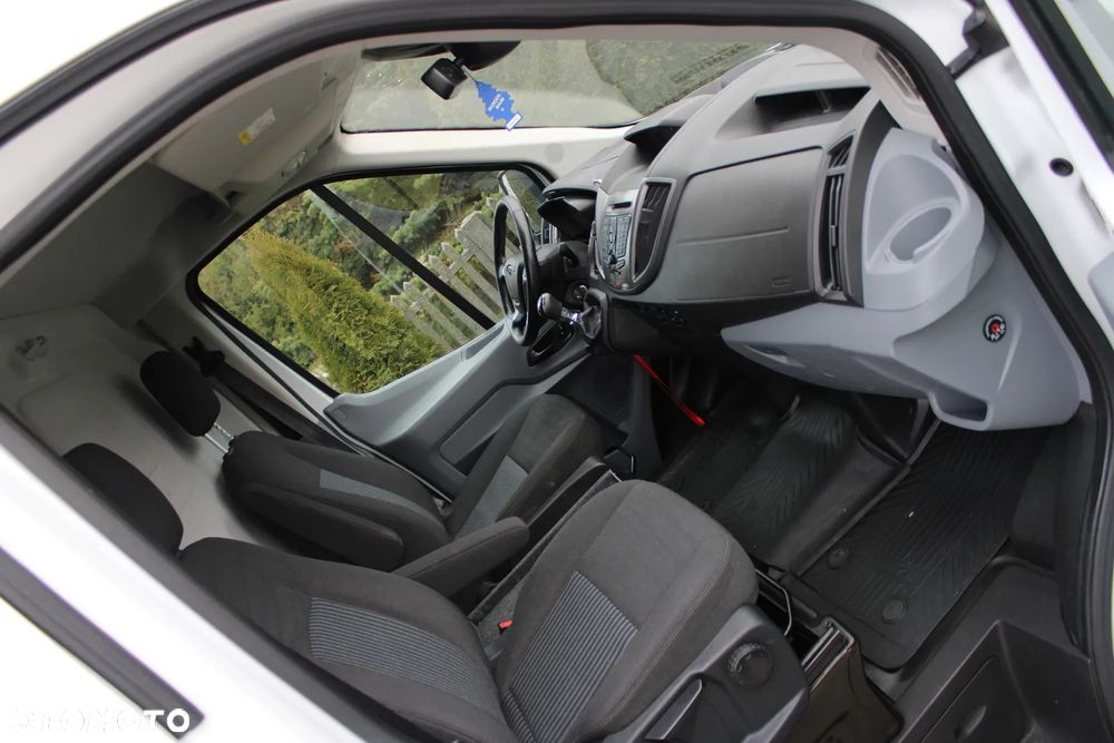 Ford Transit - 24