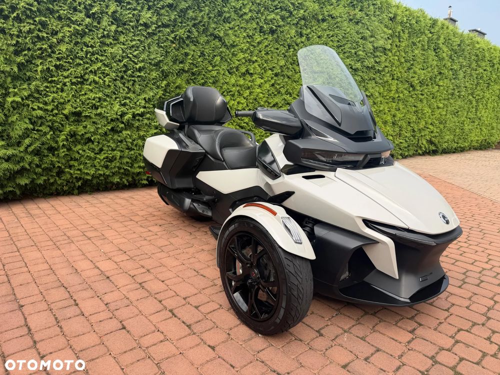 Can-Am Spyder - 1