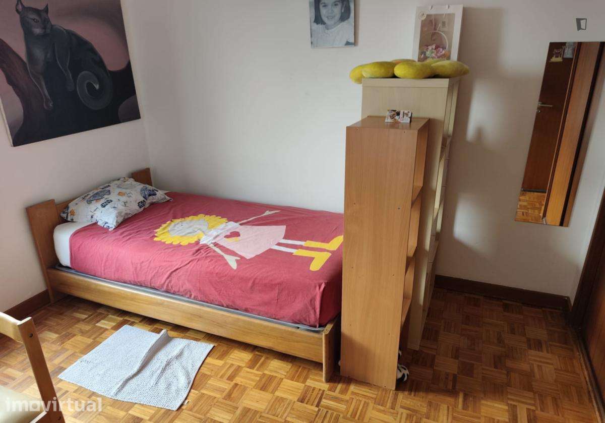 Quarto - localizado em Campanhã Porto - Grande imagem: 3/8