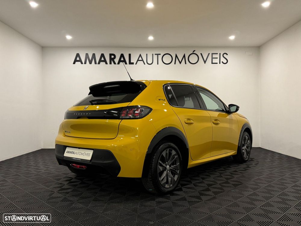 Peugeot E-208 2022 photo 3