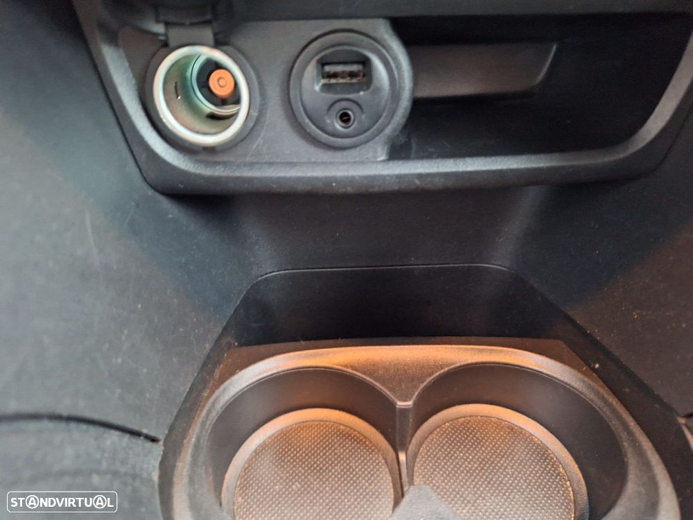 Peugeot 208 1.4 HDi Active - 17