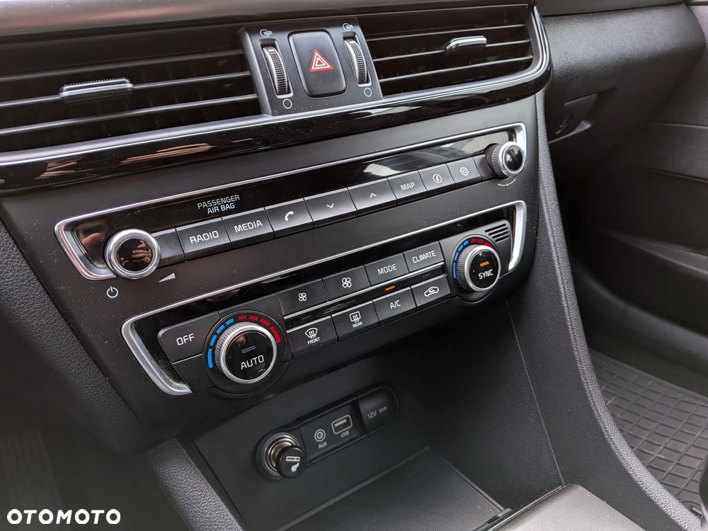 Kia Optima 1.7 CRDI M - 12