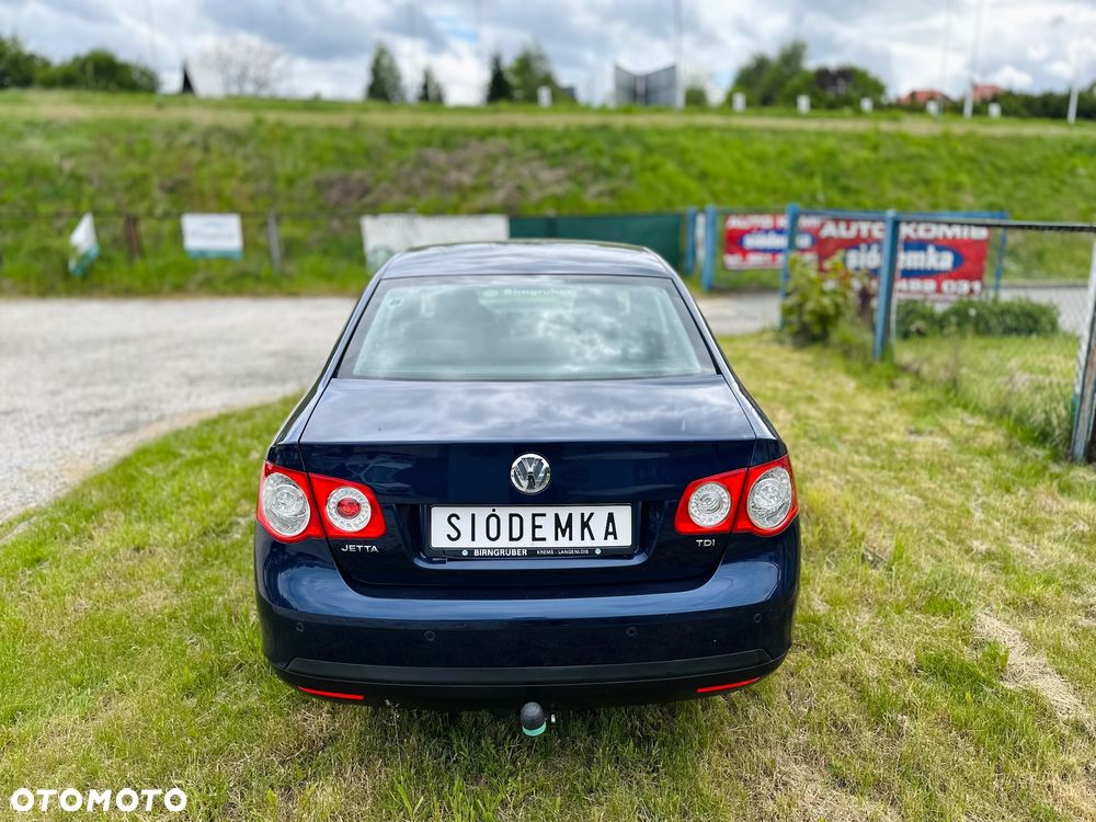 Volkswagen Jetta 1.9 TDI DPF Trendline - 6