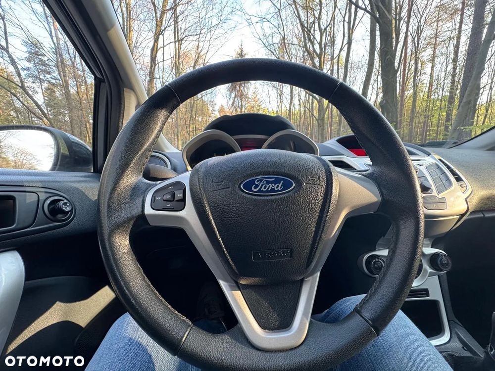 Ford Fiesta 1.6 Titanium - 23