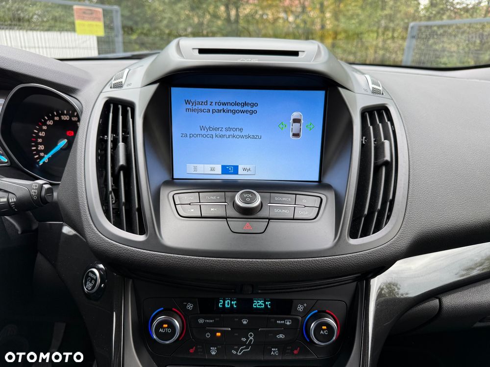 Ford Kuga 1.5 EcoBoost 2x4 Titanium - 23