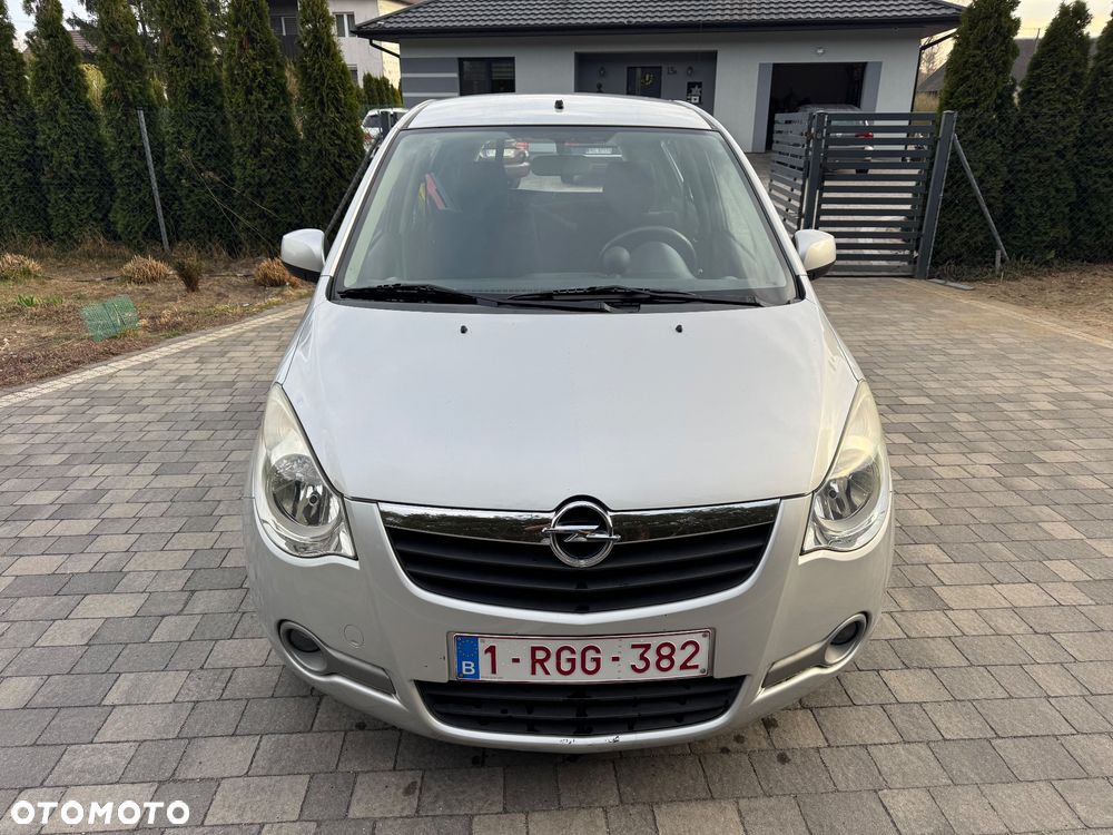 Opel Agila 1.0 - 2