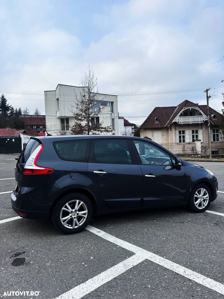Renault Scenic - 11