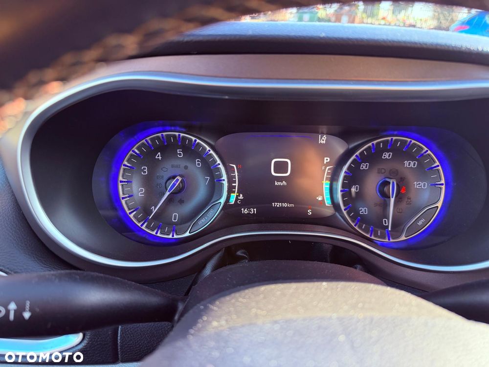 Chrysler Pacifica - 15