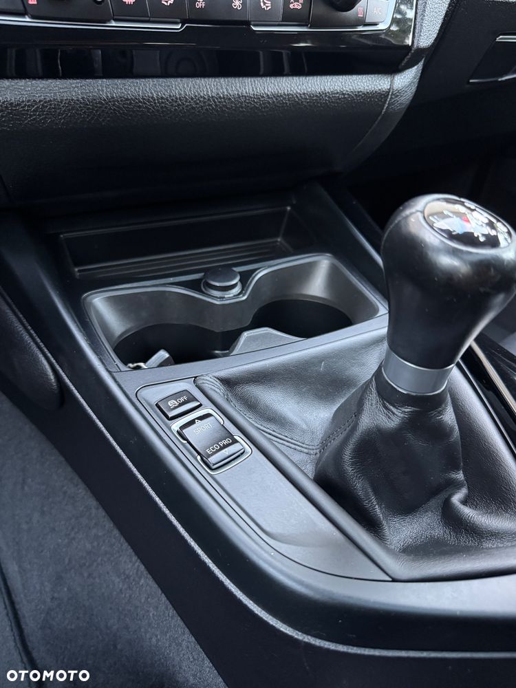 BMW Seria 1 120d Sport Line - 32