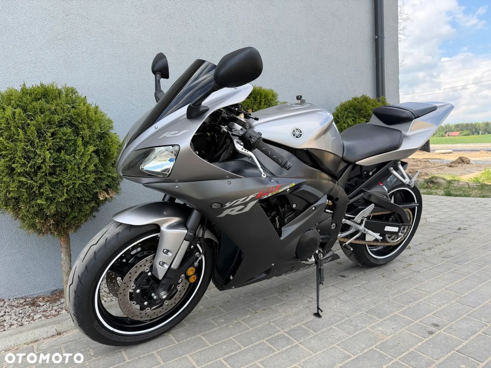 Yamaha R1 - 41