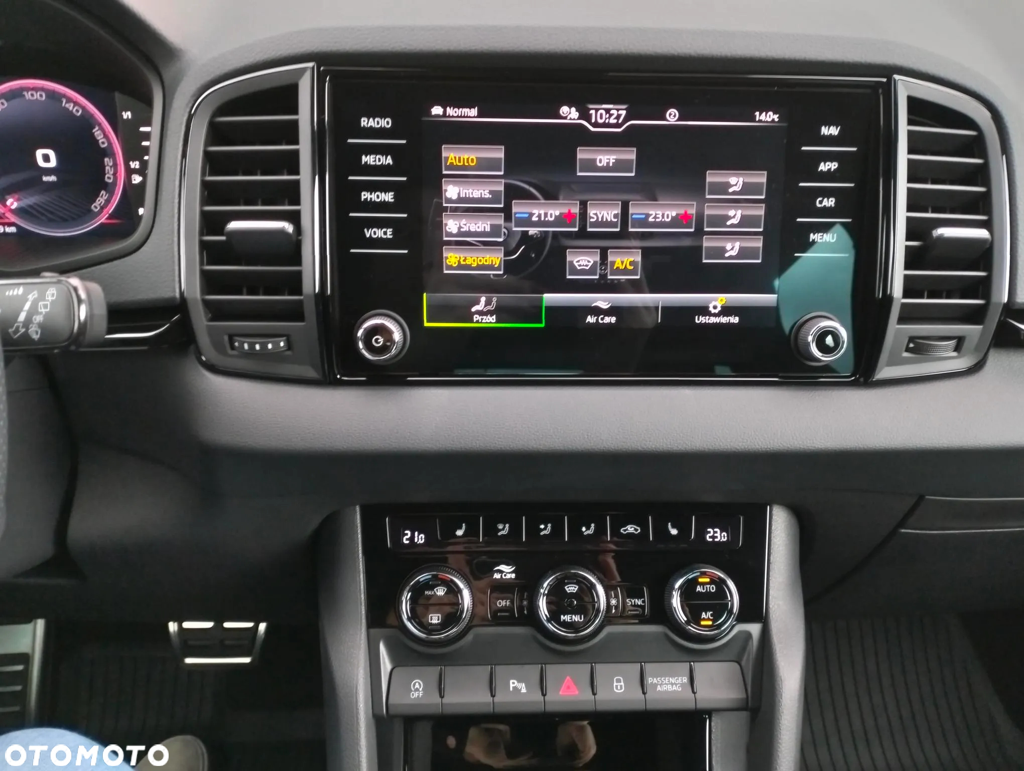 Skoda Karoq 1.5 TSI ACT Sportline DSG - 25