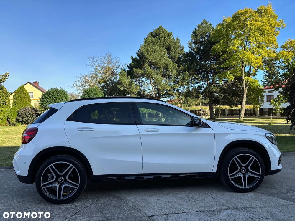 Mercedes-Benz GLA 200 7G-DCT AMG Line - 4