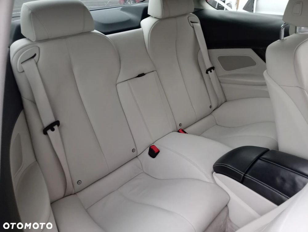 BMW Seria 6 650i xDrive - 9
