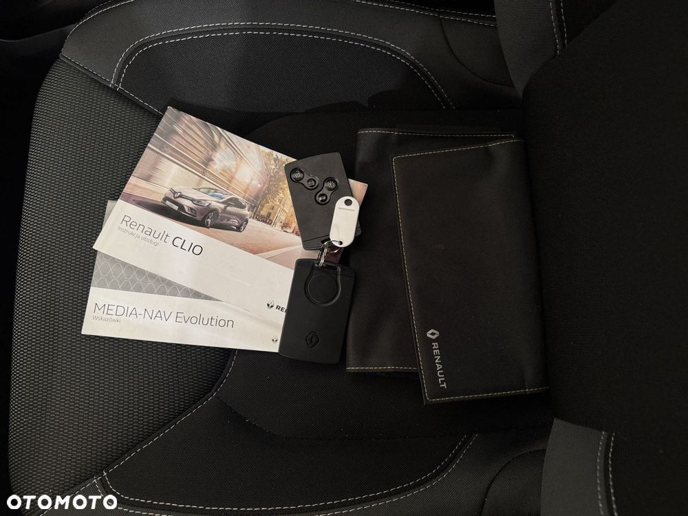 Renault Clio - 25