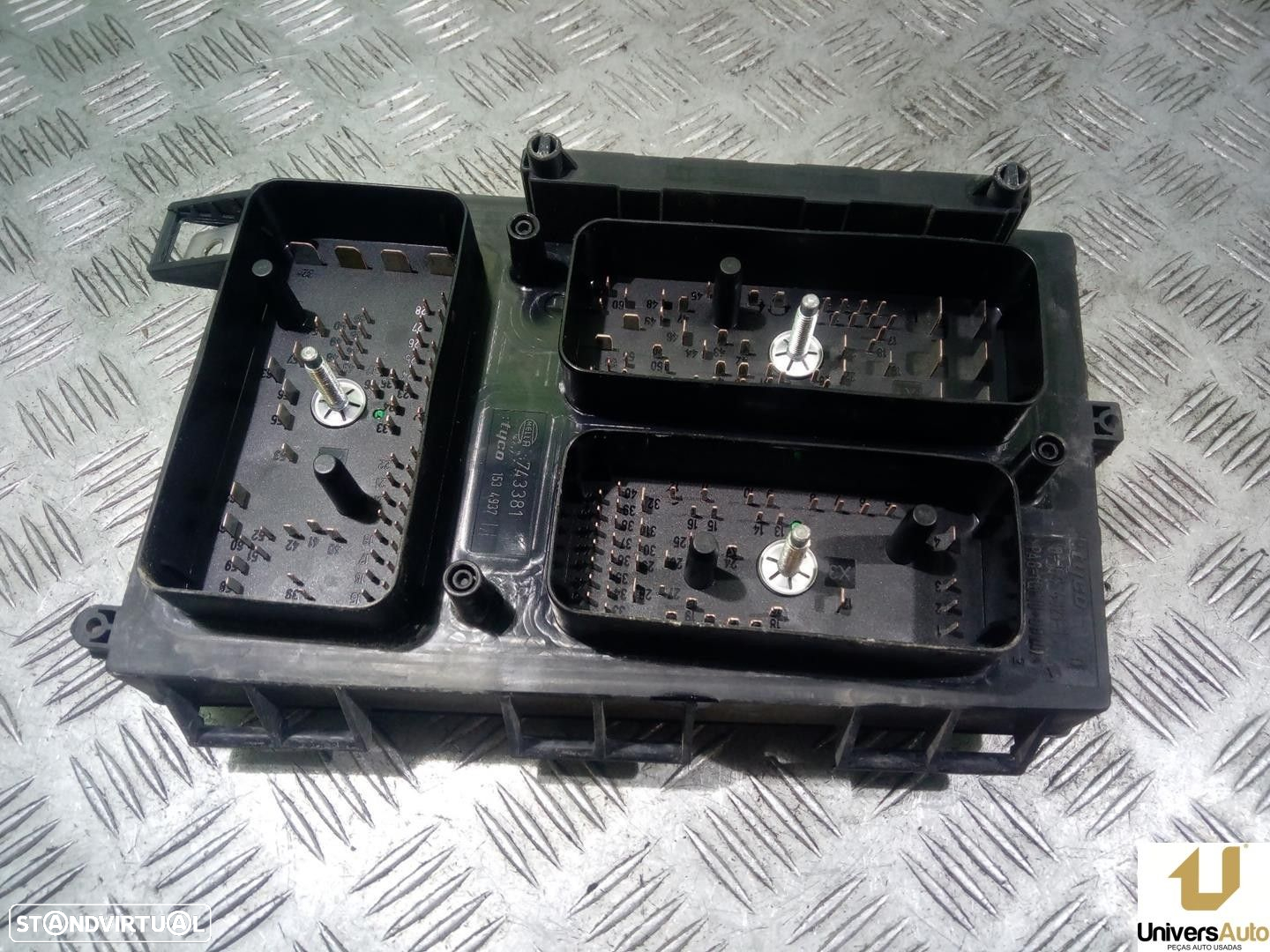 CAIXA RELÉS / FUSÍVEIS OPEL ASTRA H BREAK FAMILIAR 2006 -5DK00866838 - 2